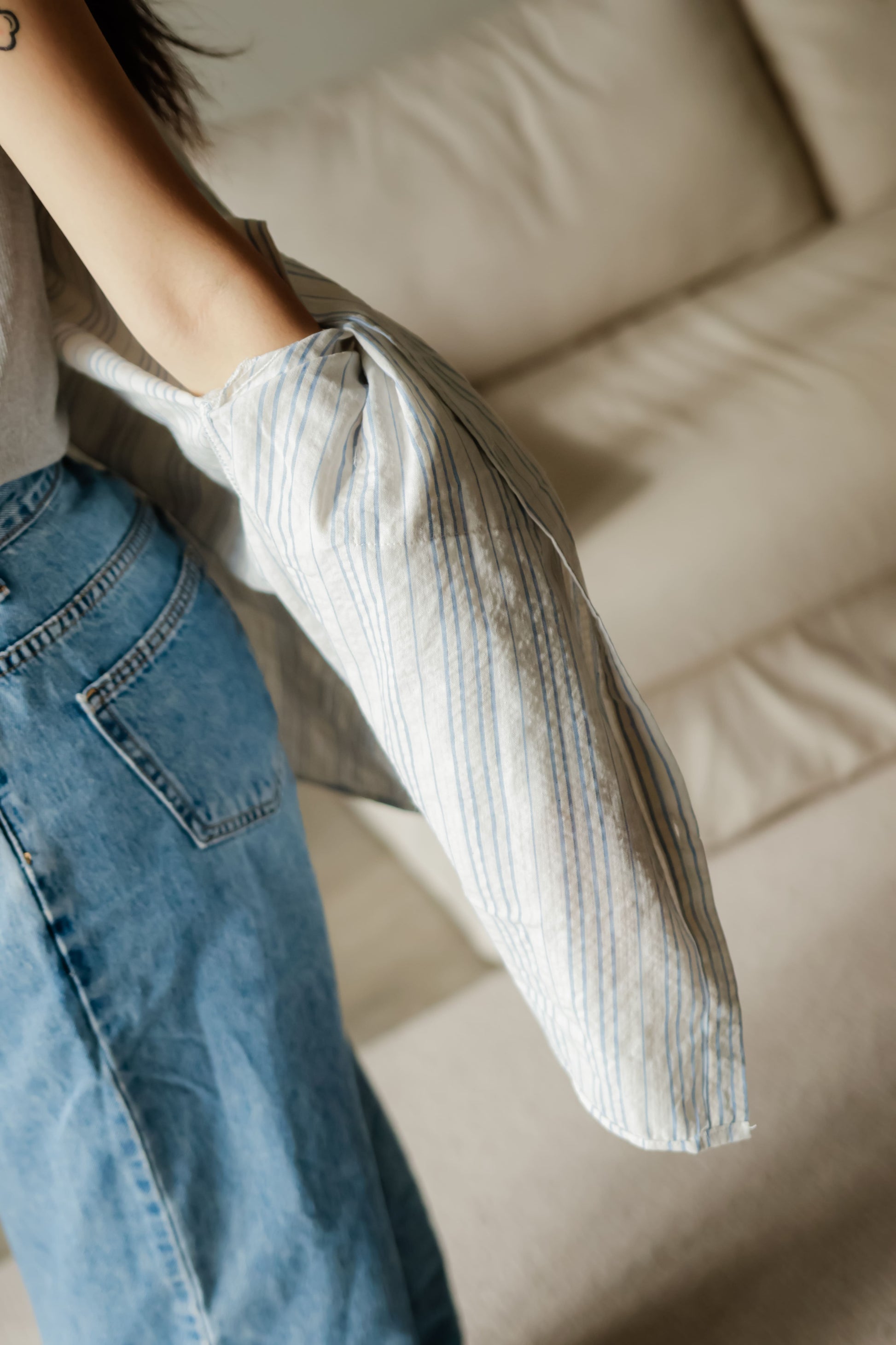 Blue Sunday stripe shirt with relaxed fit and button-down front – breezy and versatile for everyday styling