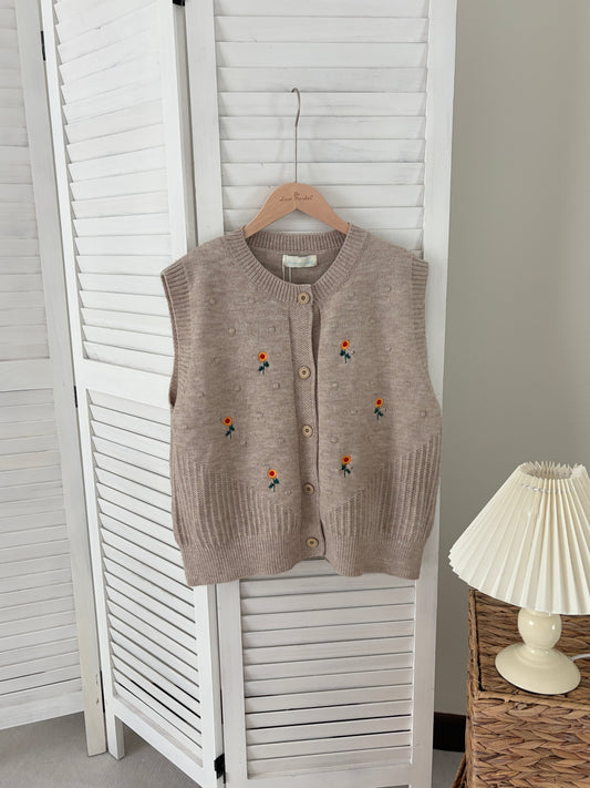 [SALE] Floral Embroidered Vest